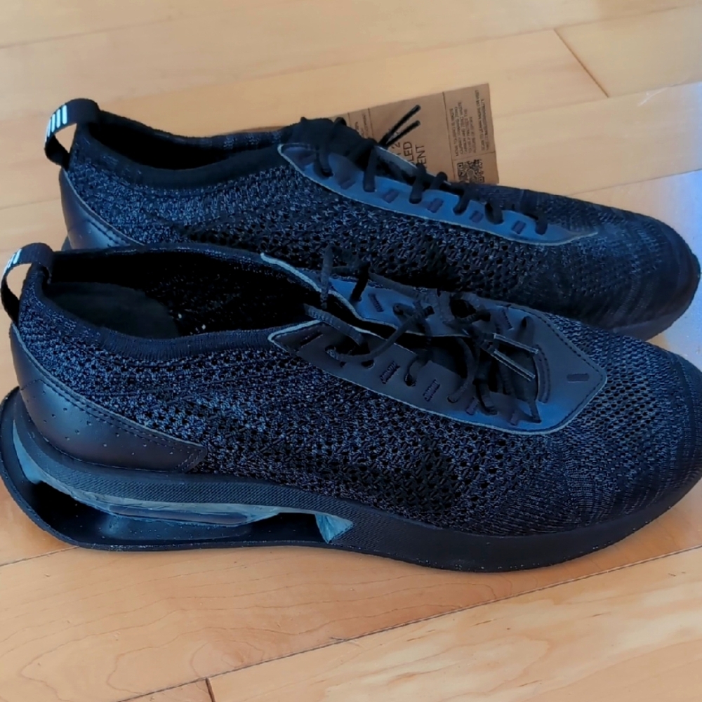New Nike Flyknit Racers